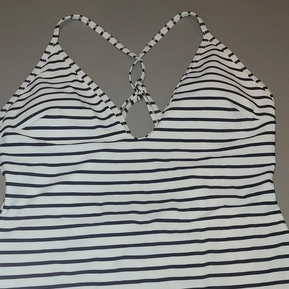 Swimwear 2 pcs Bundle - Picture 2 of 10